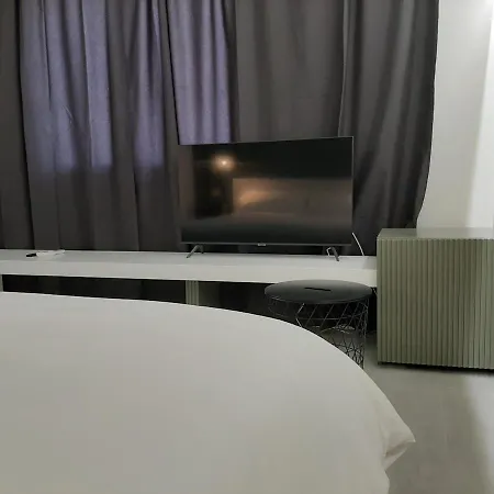 Kore Pensión 3*